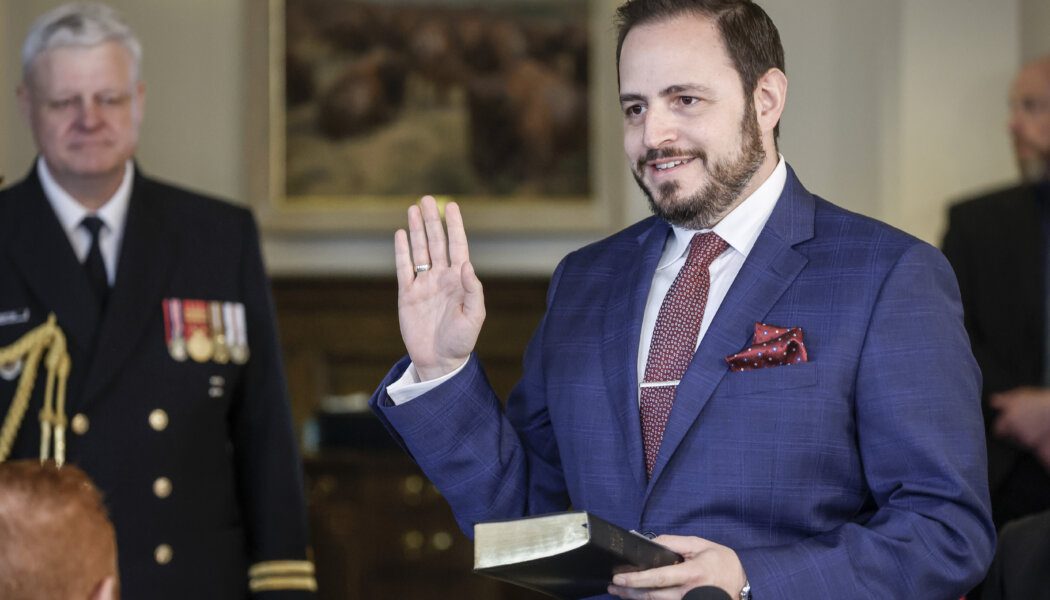 New Alberta school library standards ban ‘sexually explicit’ books