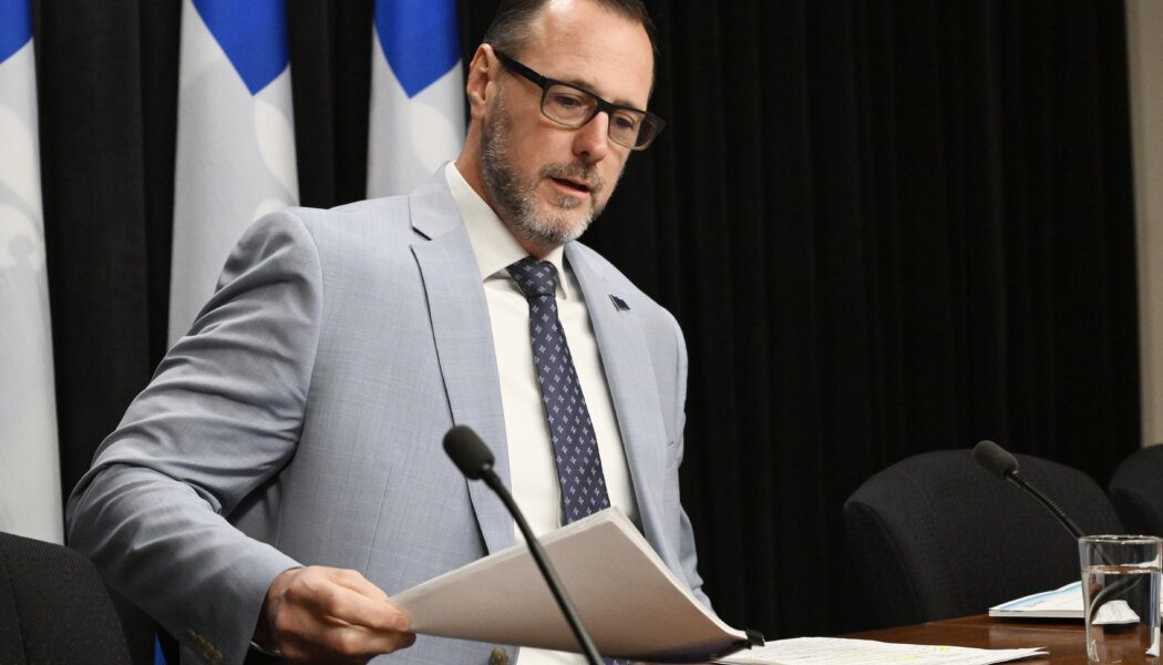 Quebec bans gender-neutral pronouns from official government communications